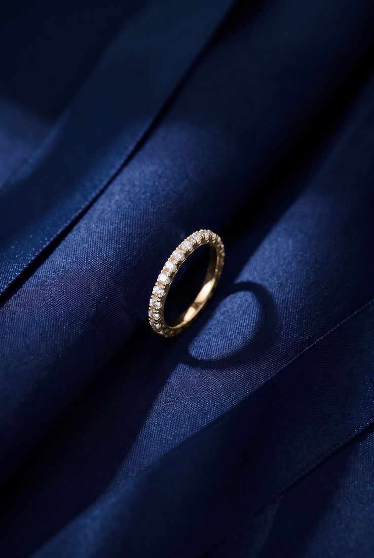 Gold pavé band set all around with round lab-grown diamonds