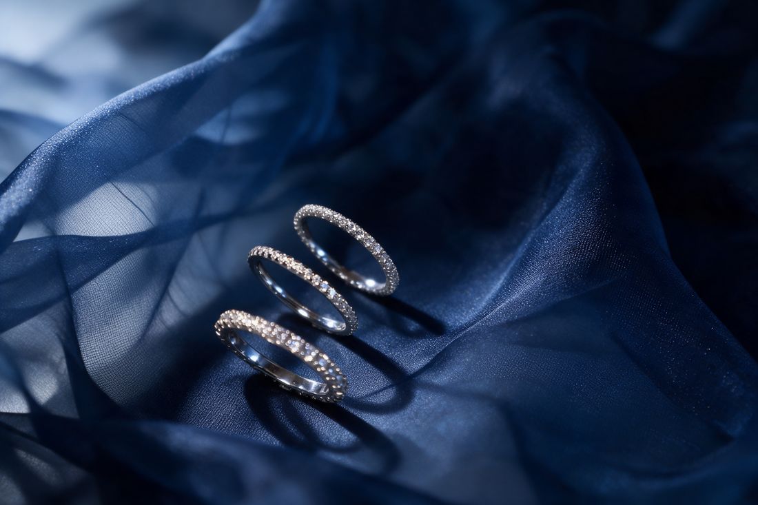 Gold pavé band set all around with round lab-grown diamonds